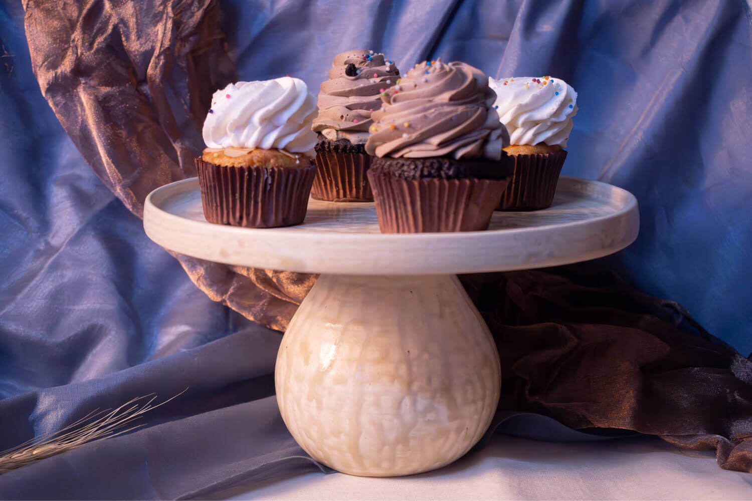 The Earthan Ceramic Cake Stand | Earthan