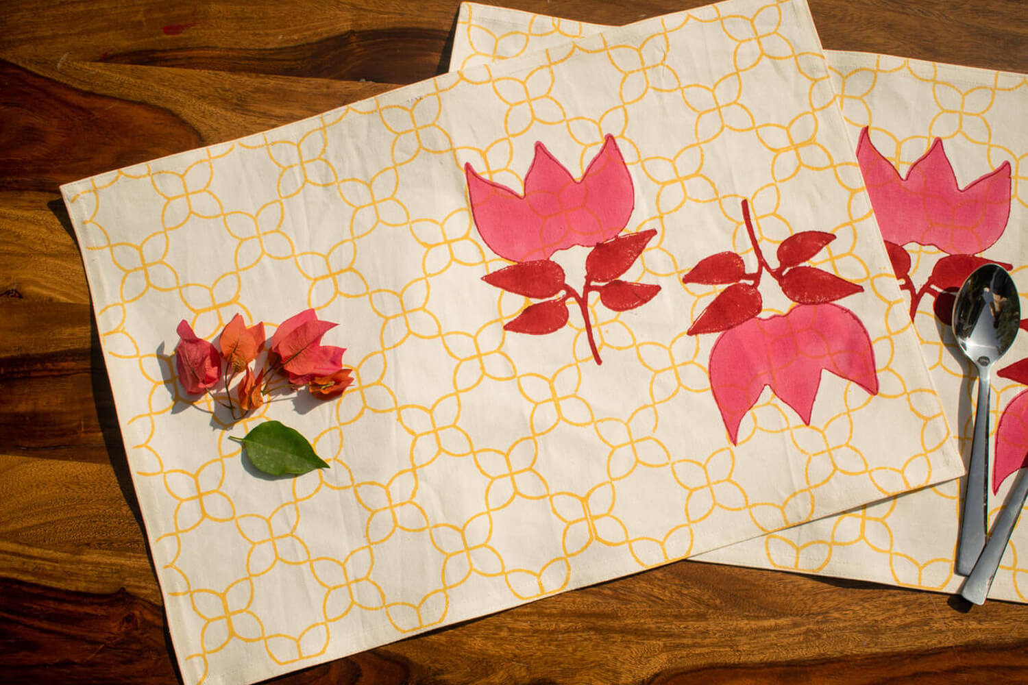 Gulabi Bougainvillea - Hand block printed cotton canvas table mats | Earthan