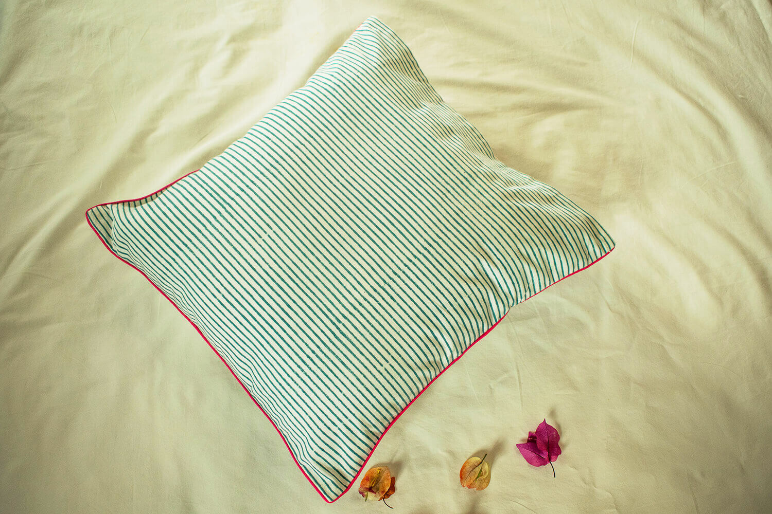 Tulip Phool- Hand block printed cotton cushion cover | Earthan