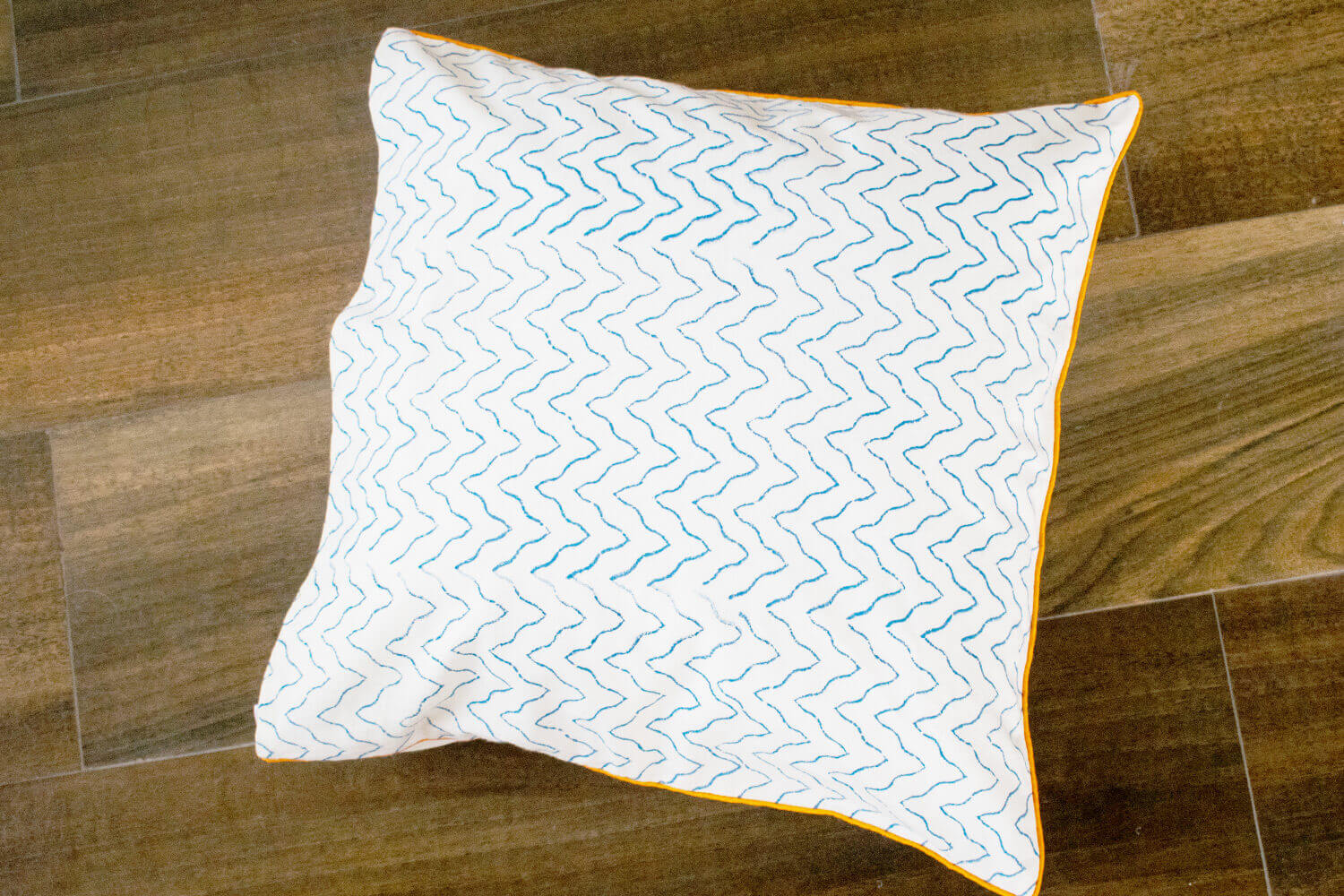 Dhwani - Hand block printed cotton cushion cover | Earthan