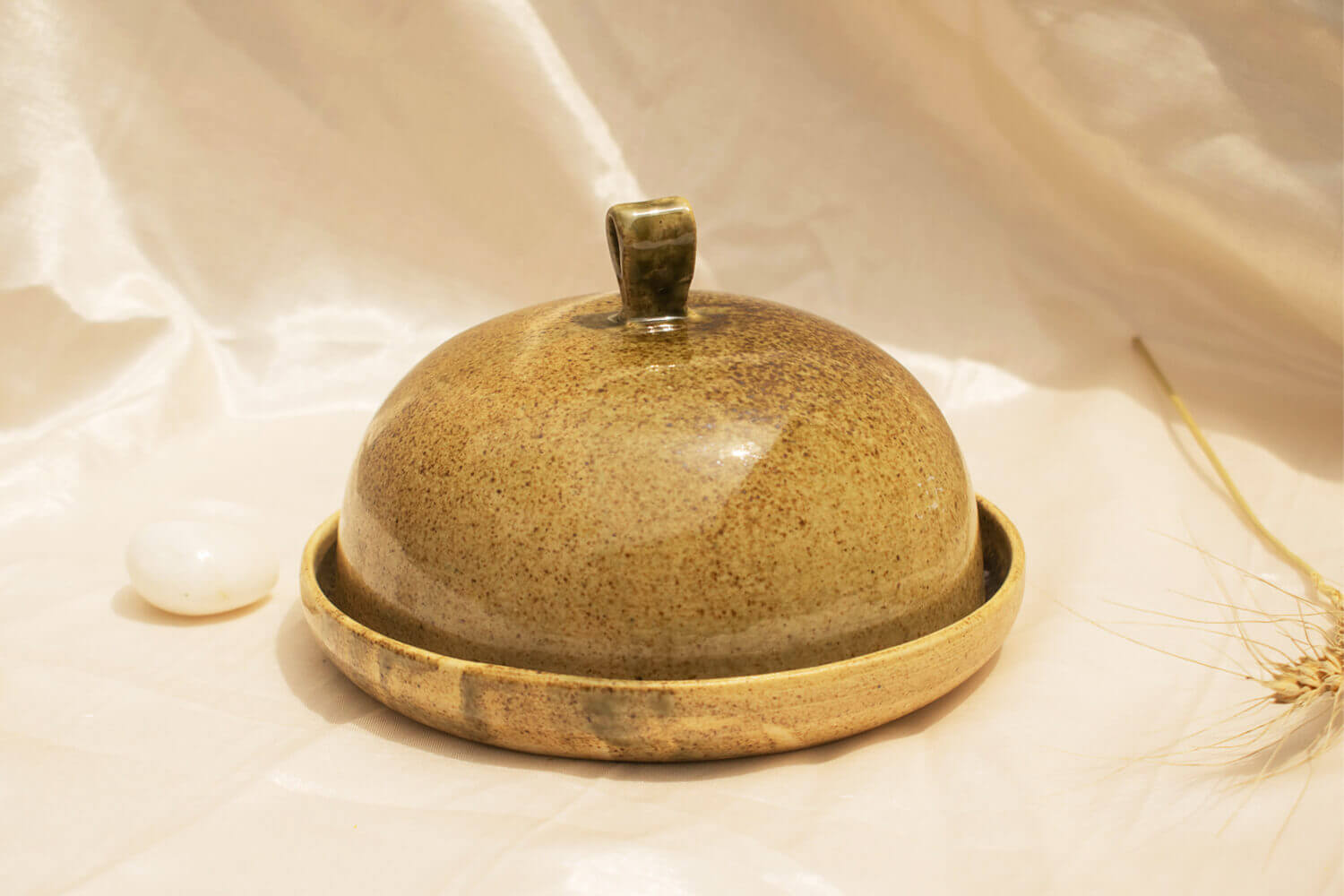 Rustic Butter Dish With Lid | Earthan