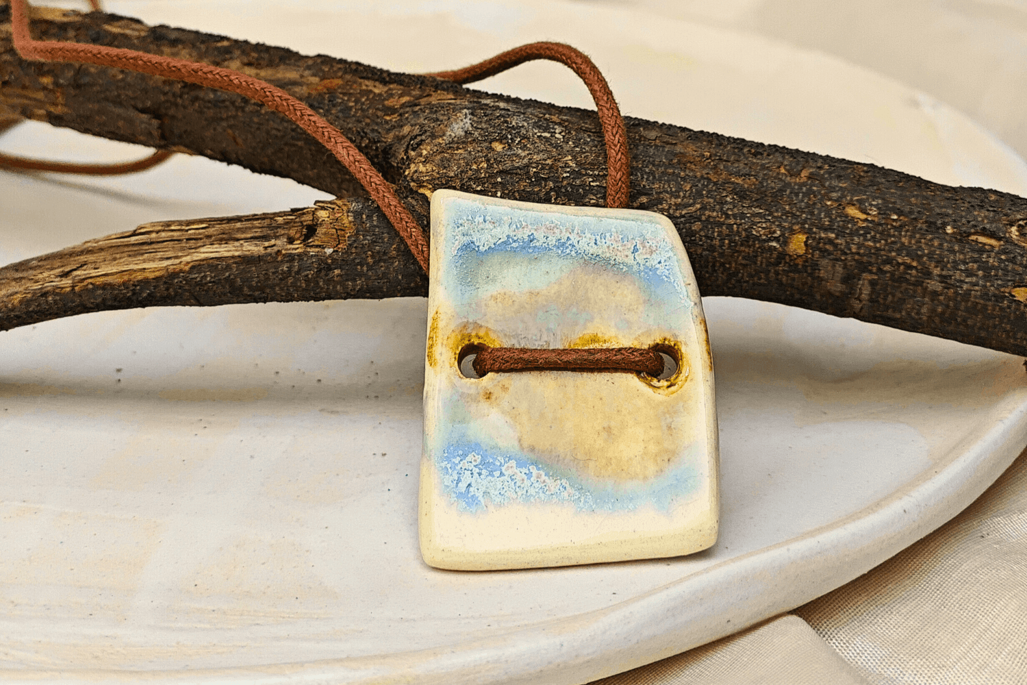 Modern Pearl White Necklace