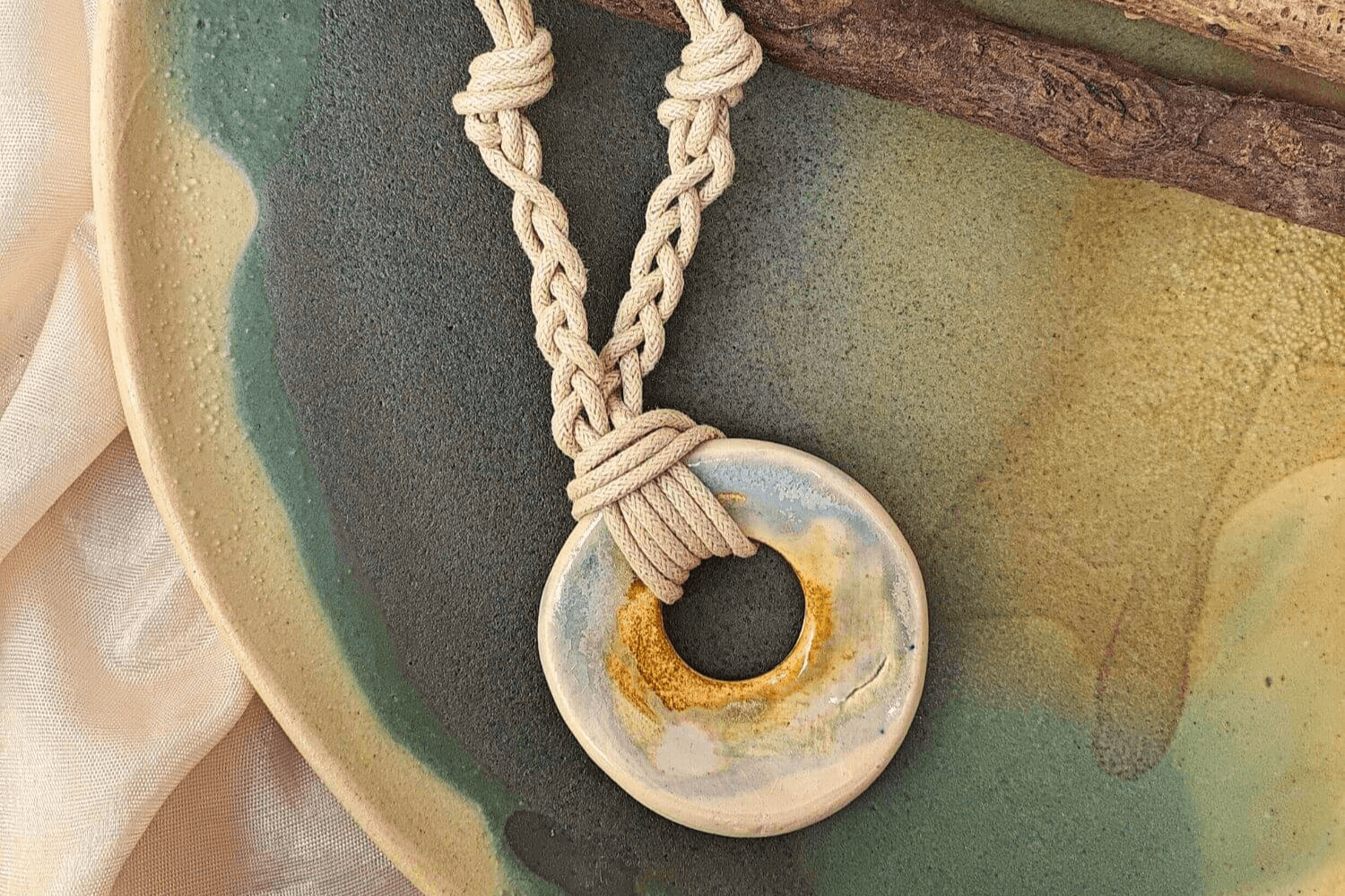 Minimal Pearl White braided Round Pendent