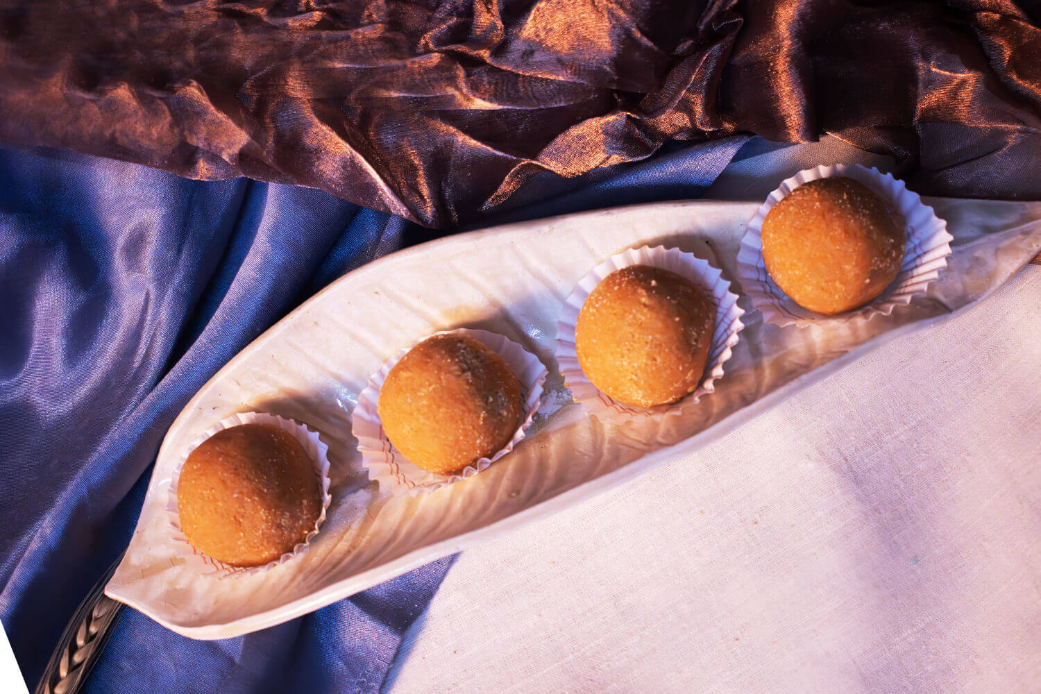 White Leaf Ceramic Platter 