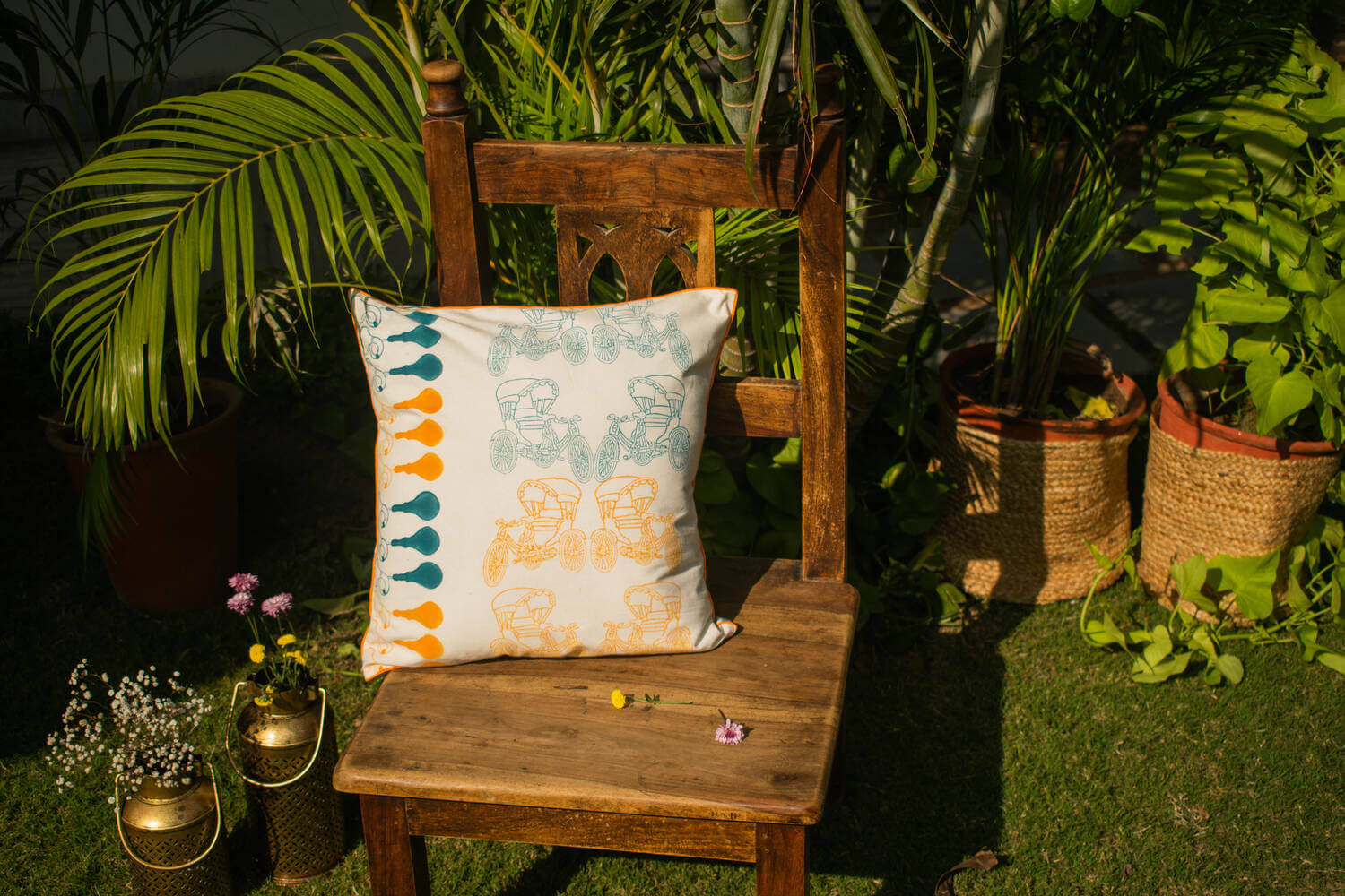 Cycle Rickshaw - Hand block printed cotton cushion covers | Earthan 